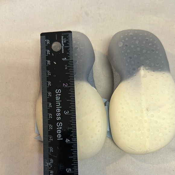 NWOT Gray and Blue soft soles shoes with Decorative Bows - Picture 4 of 4